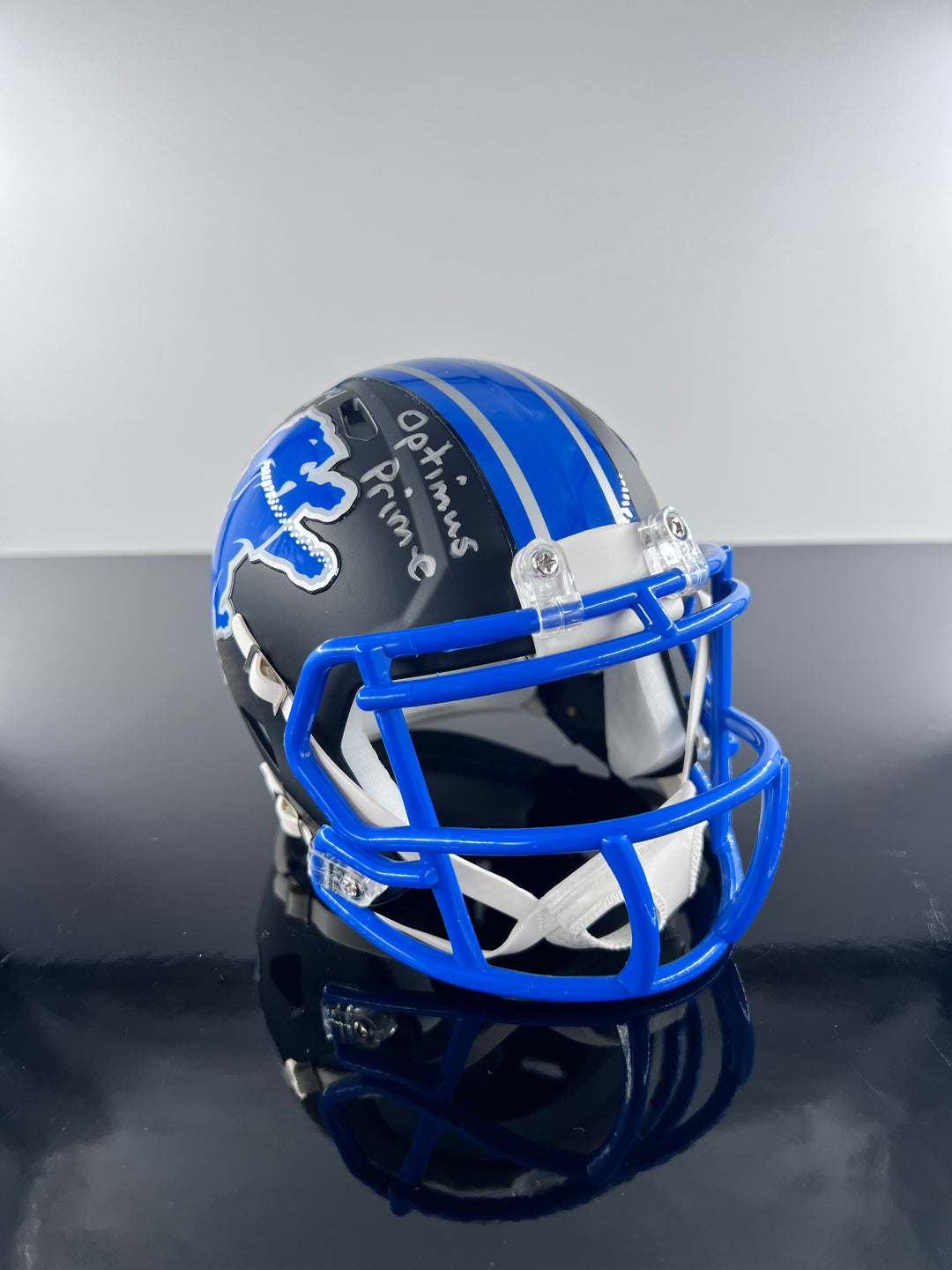 Autographed Player-Issued Detroit Lions Black Mini-Helmet